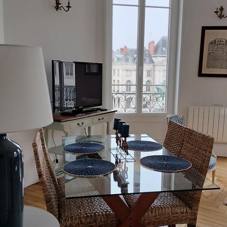 Appartement F3 Au Balcon De La Place Du Martroi أورلييو المظهر الخارجي الصورة